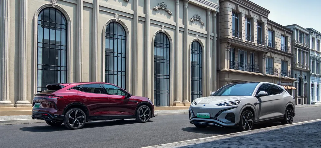 Il governo Meloni contatta BYD come secondo produttore di auto in Italia