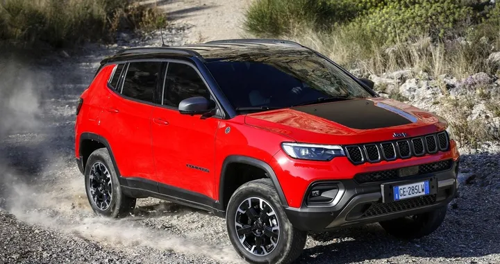 Jeep Compass restyling 2021: prima prova del rinnovato SUV, anche plug-in