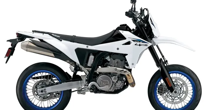 Suzuki DR-Z4SM+ 2026: il ritorno della regina delle Supermoto