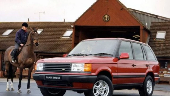 Range Rover: la seconda generazione venne pensata con motore V12