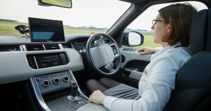 Guida autonoma: di chi è la colpa in un incidente?
