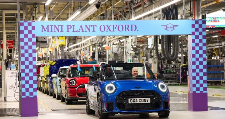 MINI Cabrio: l'icona ritorna a casa