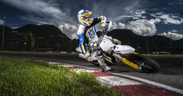 Husqvarna FS 450 M.Y. 2015 [Foto e Video ]