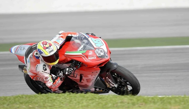 Supersport, Malesia: la MV Agusta di Cluzer in testa nelle libere di Sepang