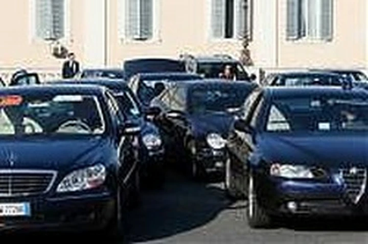 Auto blu: record mondiale dell'Italia. Oltre 570.000 auto
