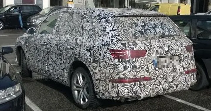 Audi Q7: le foto spia del nostro lettore Cristian