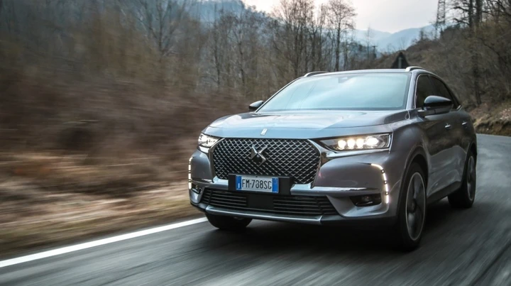 DS 7 Crossback 2021: nuovi allestimenti e prezzi