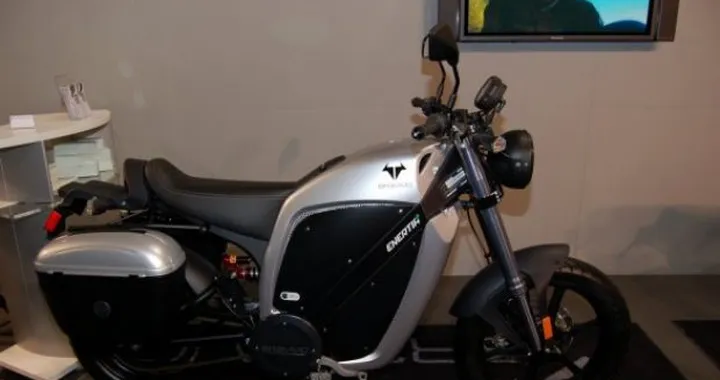 Brammo: all'Eicma 2010 tasta il mercato europeo