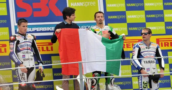 Max Biaggi "re" di Monza.  Grande "corsaro", e che Aprilia! BMW super! Crisi Ducati