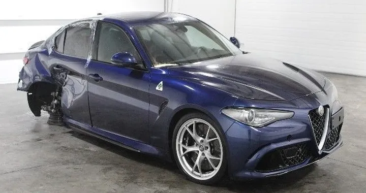 Un'Alfa Giulia Quadrifoglio incidentata è in vendita a 50 mila euro