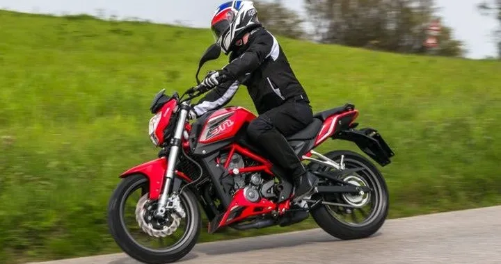 Benelli BN251 2016: primo contatto