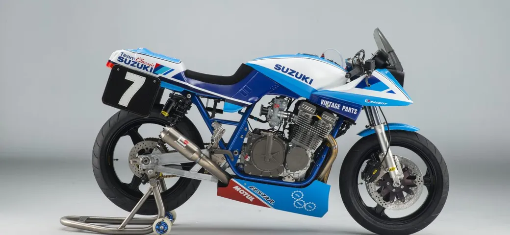 Una Suzuki Katana a Donington Park