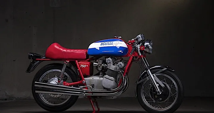 MV Agusta al salone Rétromobile di Parigi