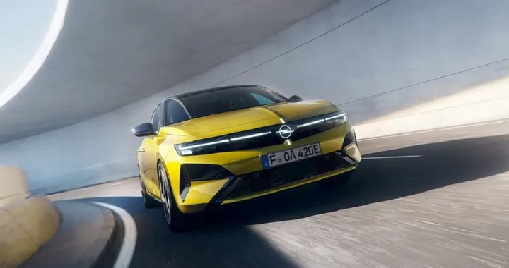 Nuova Opel Astra, aperti gli ordini: i prezzi della tedesca