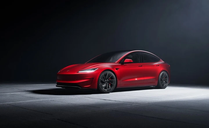 Nuova Tesla Model 3 Performance: prestazioni e tecnologia al top, la più potente e dinamica di sempre