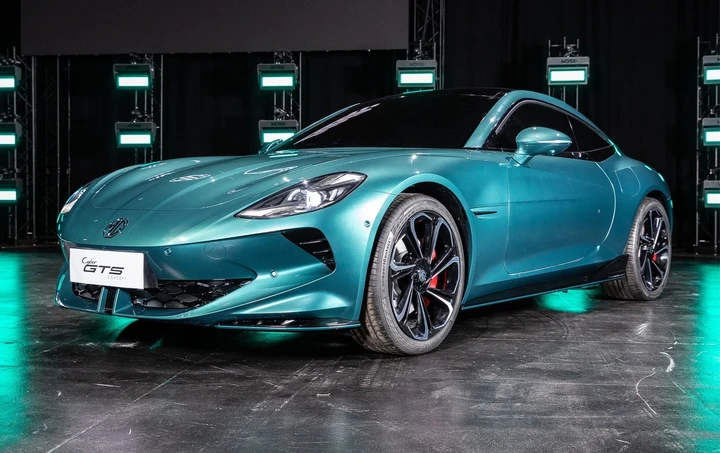 MG Cyberster: la prima spider elettrica debutterà in Italia