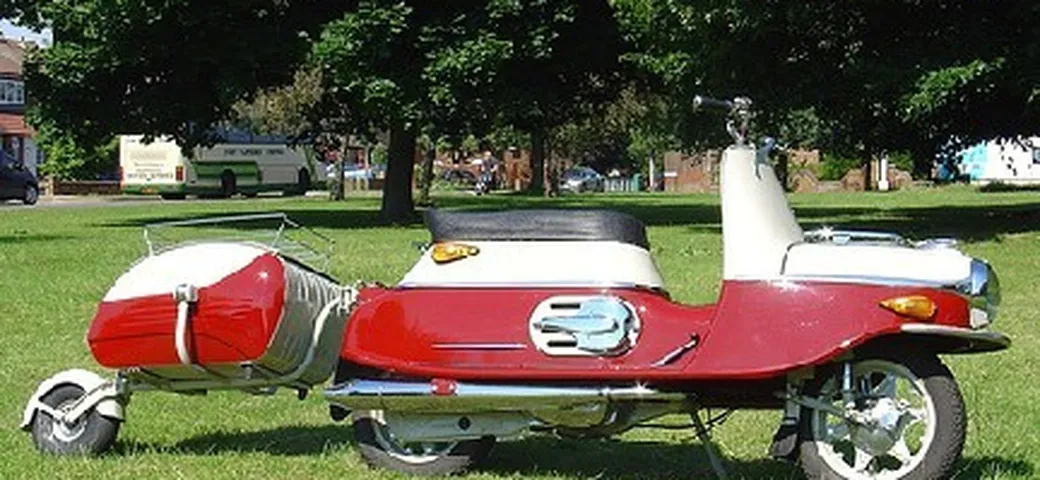 Scooter Cezeta: stile retrò con rimorchio