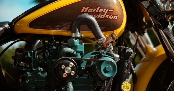 La Harley-Davidson col motore da trattore: la sfida canadese al mito dell’elettrico