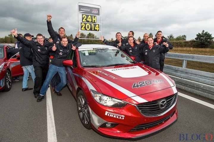 Mazda 6: record di velocità con il motore SKYACTIV-D 2.2