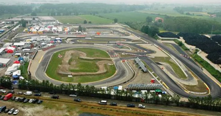 Castelletto di Branduzzo inaugura la stagione Supermoto 2010