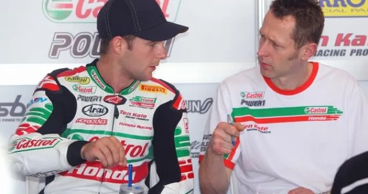 WSBK: incidente per Jonathan Rea portato subito in ospedale. Problemi al collo ma lunedì sarà di nuovo in pista