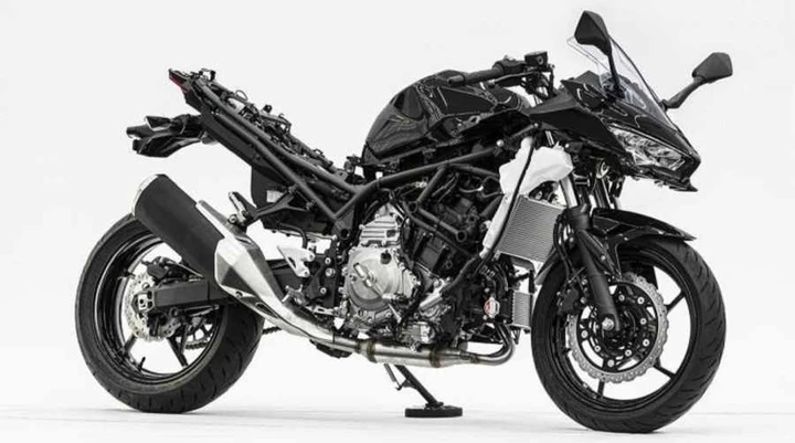 Kawasaki svela il prototipo di una moto sportiva ibrida