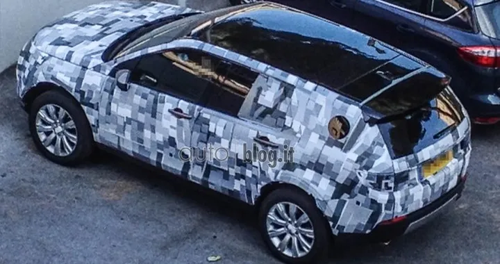 Land Rover Freelander: foto spia di un nostro lettore