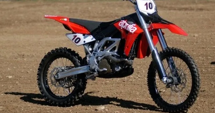 Motocross: debutto positivo per l'Aprilia MXV 4.5