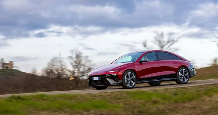 Hyundai IONIQ 6 N Line: il nuovo volto sportivo dell’elettrico premium