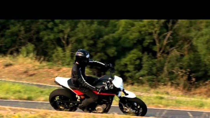 Video ufficiale della Husqvarna Nuda 900R