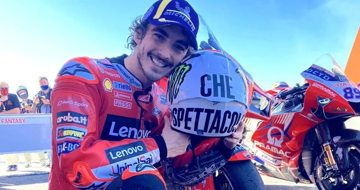 MotoGP, Valencia 2021: vince Bagnaia. Il podio è tutto Ducati. Rossi chiude la carriera fra i primi dieci