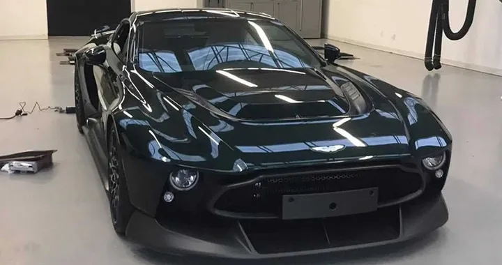 Aston Martin Victor, l’esclusiva one-off sbarca in un concessionario in Belgio
