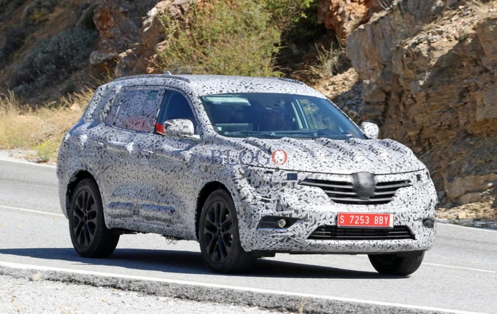 Renault Koleos: foto spia del futuro Suv