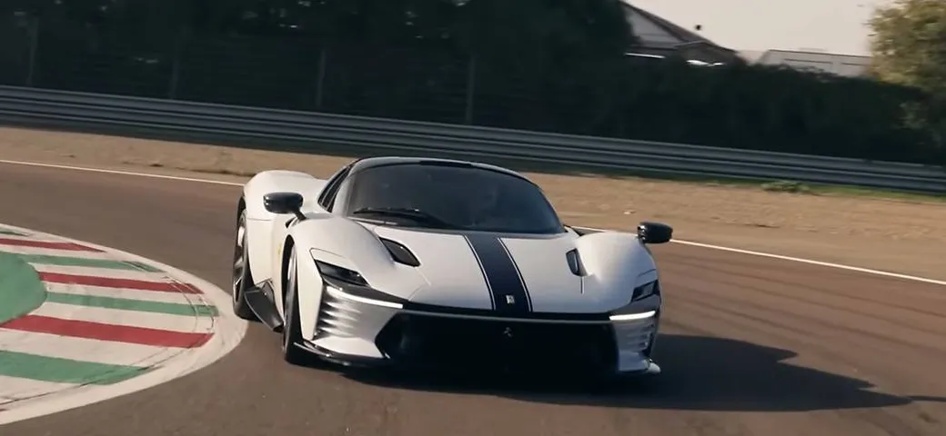 Piero Ferrari spiega la sua Ferrari Daytona SP3 | Video