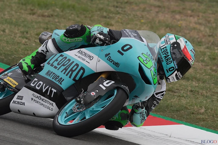 Moto3, Barcellona: pole di Enea Bastianini