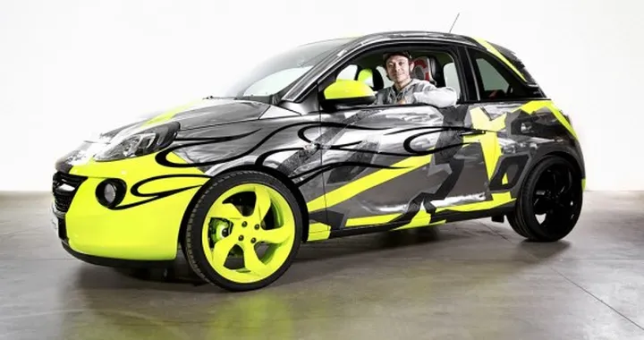 La Opel Adam firmata da Valentino Rossi rimane a Firenze per 30.000€