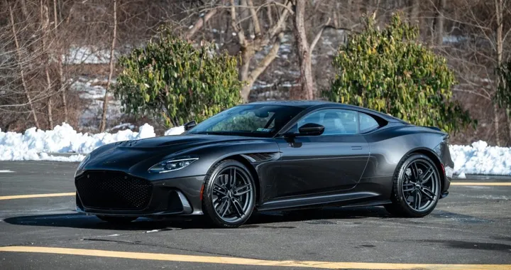 Aston Martin DBS 770 Ultimate, il valore crolla di 160.000 dollari in due anni