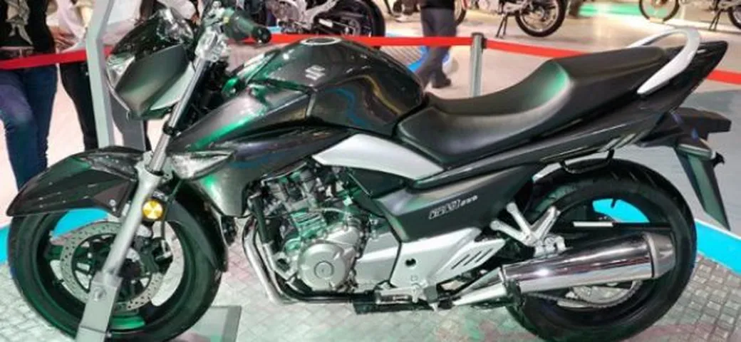 Suzuki GW250: la mini B-King sarà la base di una futura GSX-R 250