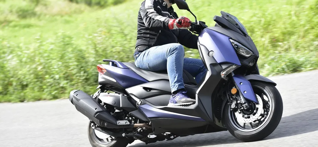 Yamaha X-Max 400: primo contatto su strada