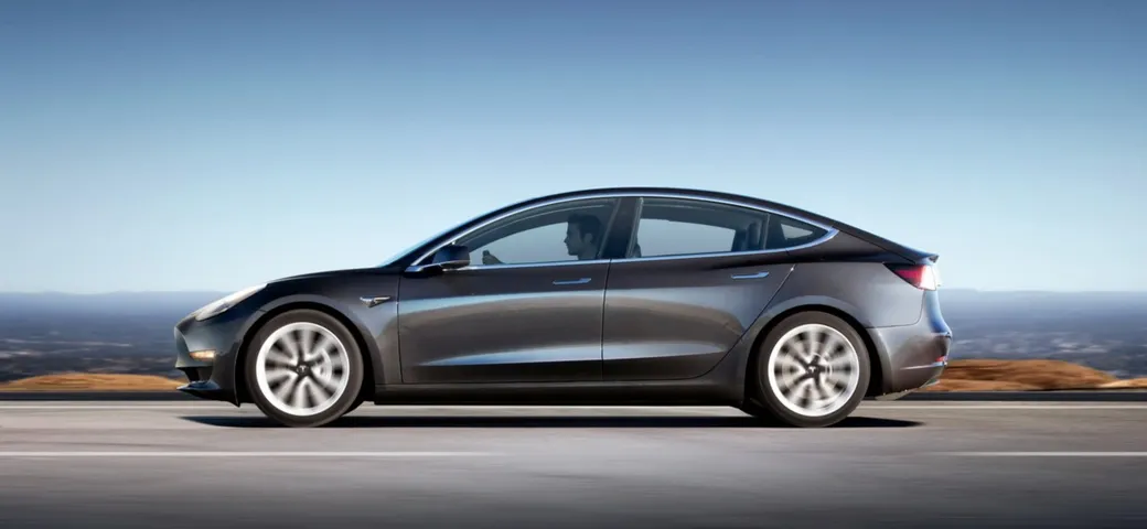 Tesla Model 3, con il range extender 1.000 km di autonomia. Sacrilegio?