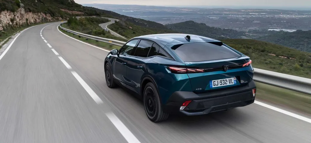 Peugeot 408: l’evoluzione del crossover