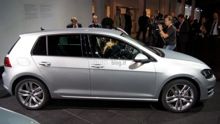 Nuova Volkswagen Golf: le foto dal vivo