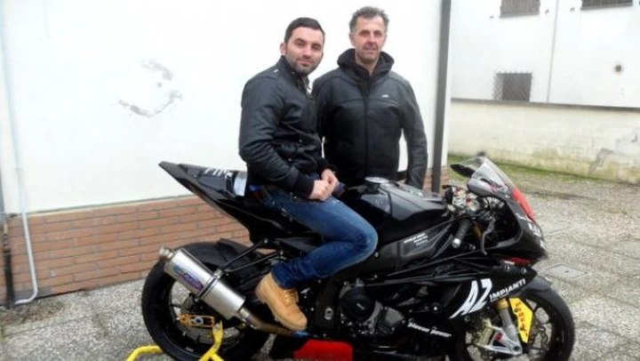 Alessio Velini nell'Italiano 2012 con la S1000RR