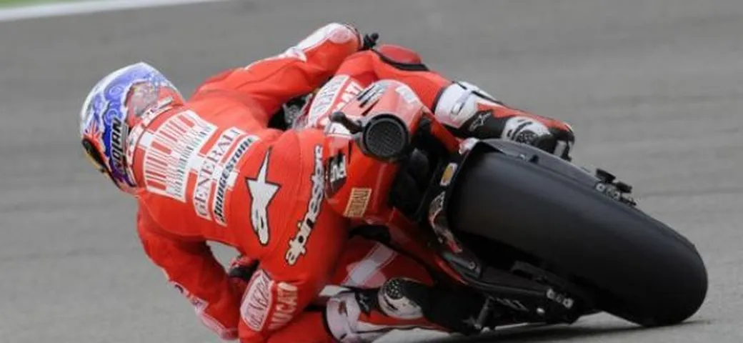 Domina Stoner, ed è trionfo Ducati (anche Hayden sul podio). Delude Rossi
