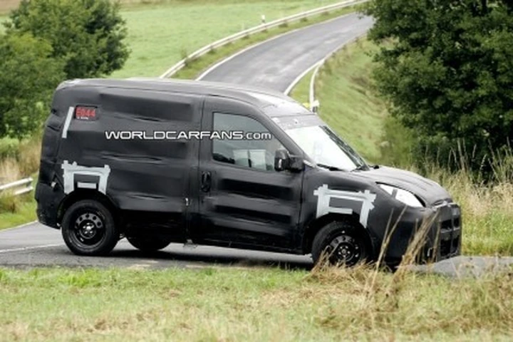 Foto spia: nuovo Fiat Doblò