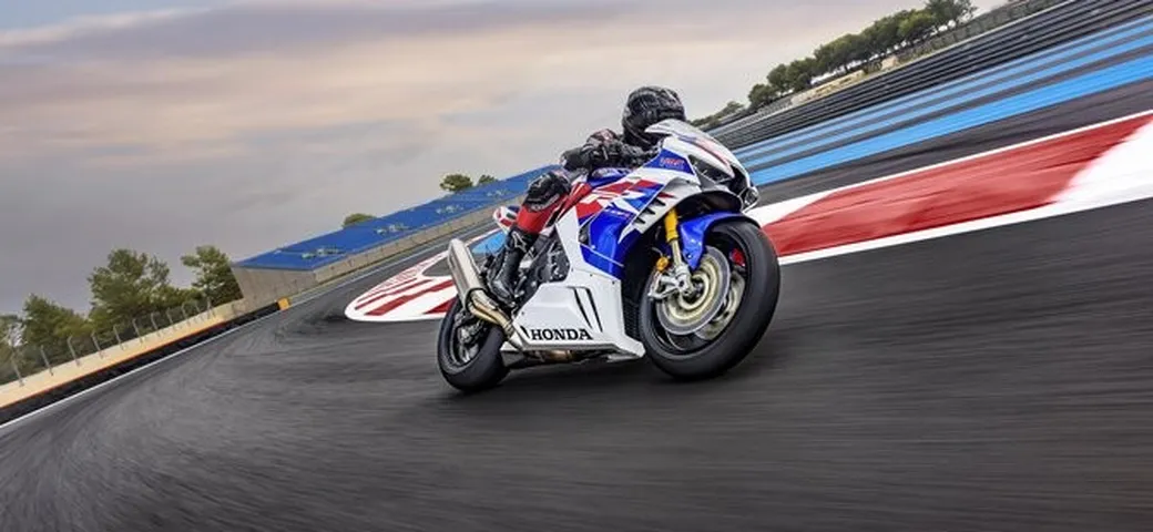 Honda, a Misano il 23 aprile si celebrano i 30 anni della Fireblade