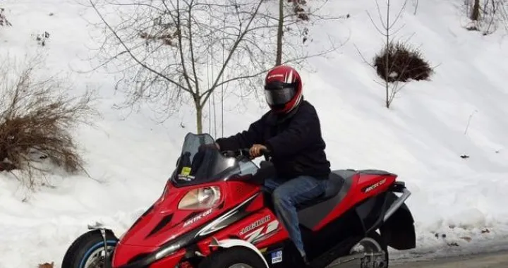 Trasforma la tua motoslitta in una trike stradale