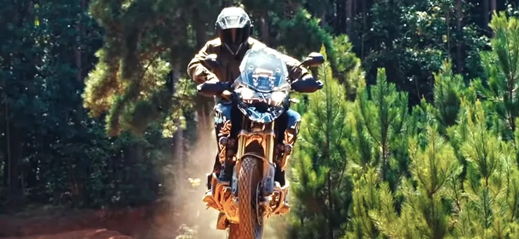 Triumph: la nuova Tiger 1200 nelle mani di Ricky Carmichael