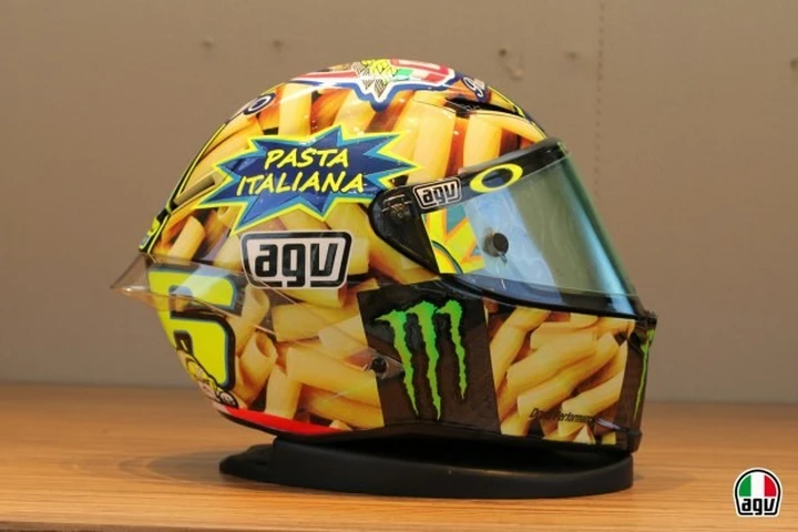 Valentino Rossi: il casco per il Mugello dedicato alla pasta