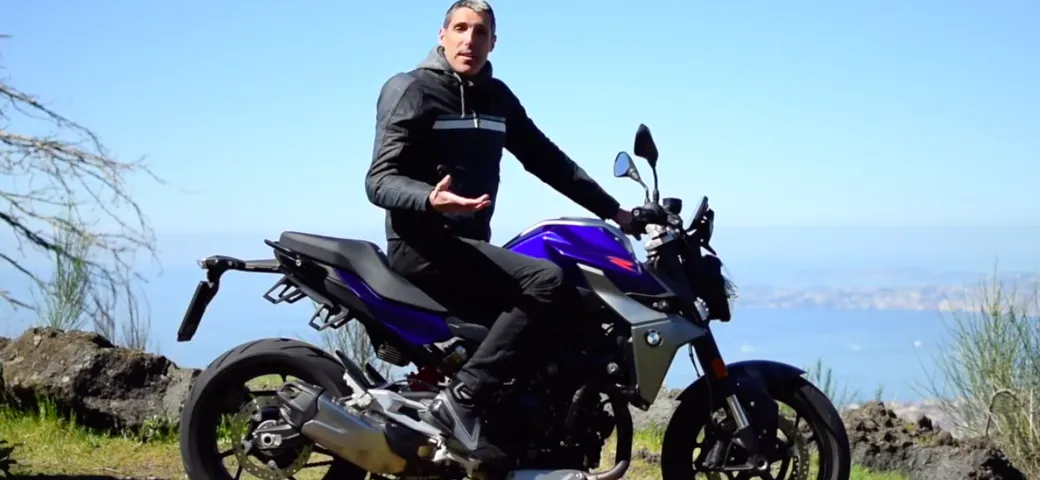 BMW F 900 R, la prova su strada (VIDEO)